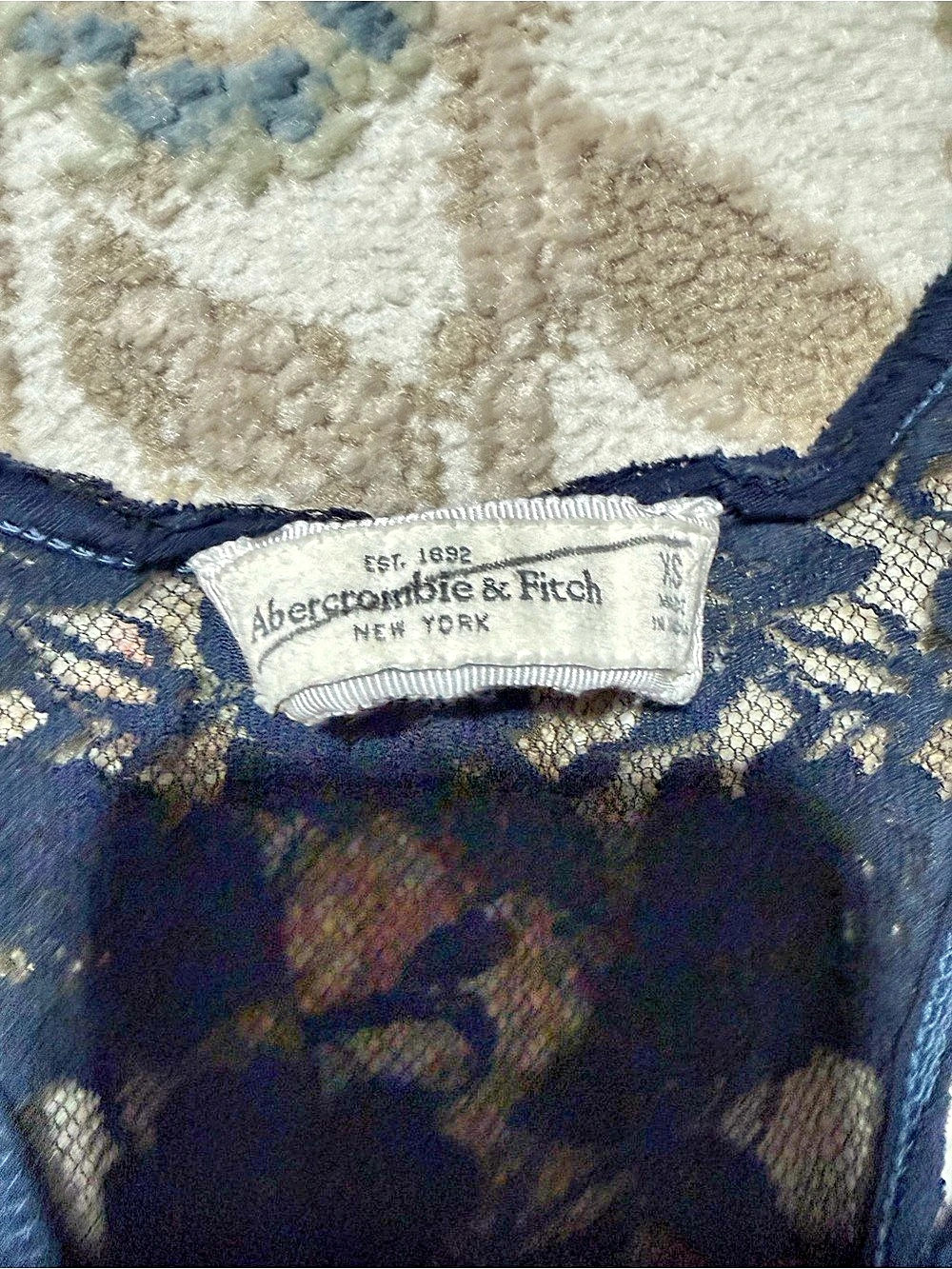 Abercrombie & Fitch Lace Trim Racerback Tank in Blue Like New - Picture 5 of 5